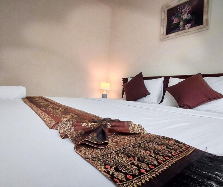 Baanloksouylokchay Hotell HHQ Rom bilde